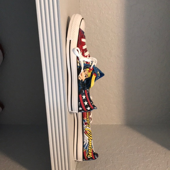wonder woman converse size 9 womens